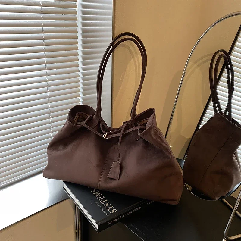 Velvet Zipper 2024 New Product Large Tote Bag Solid Large Capacity Popular Fashion Shoulder Bag Soft Simple Commuter Handbag