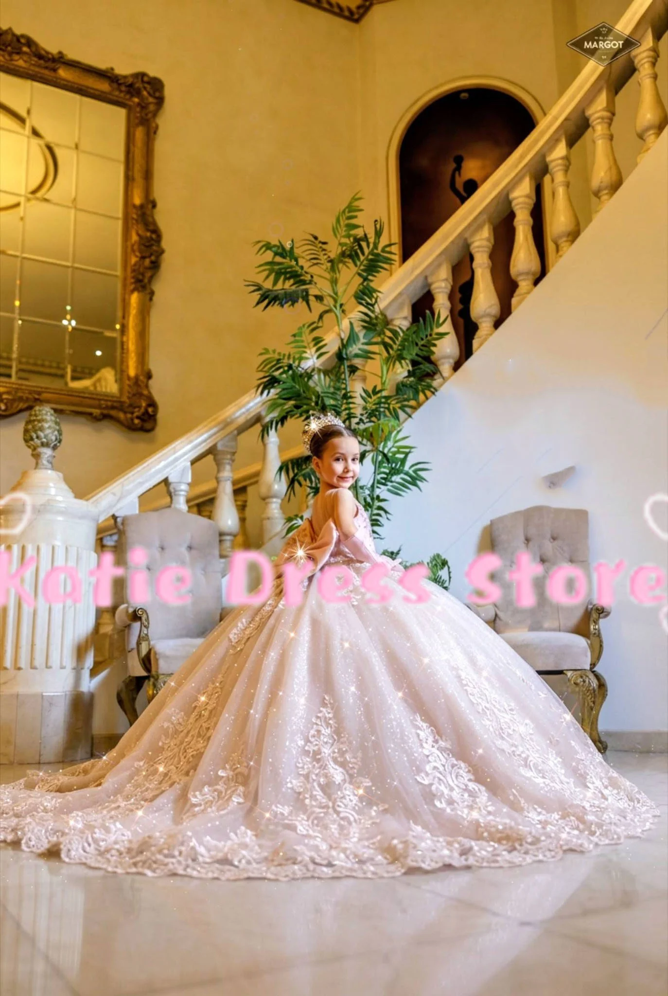 

Elegant Light Pink Lace Applique Flower Girl Dress For Wedding With Bow Kids BIrthday Party First Commmu Ball Gowns Customized
