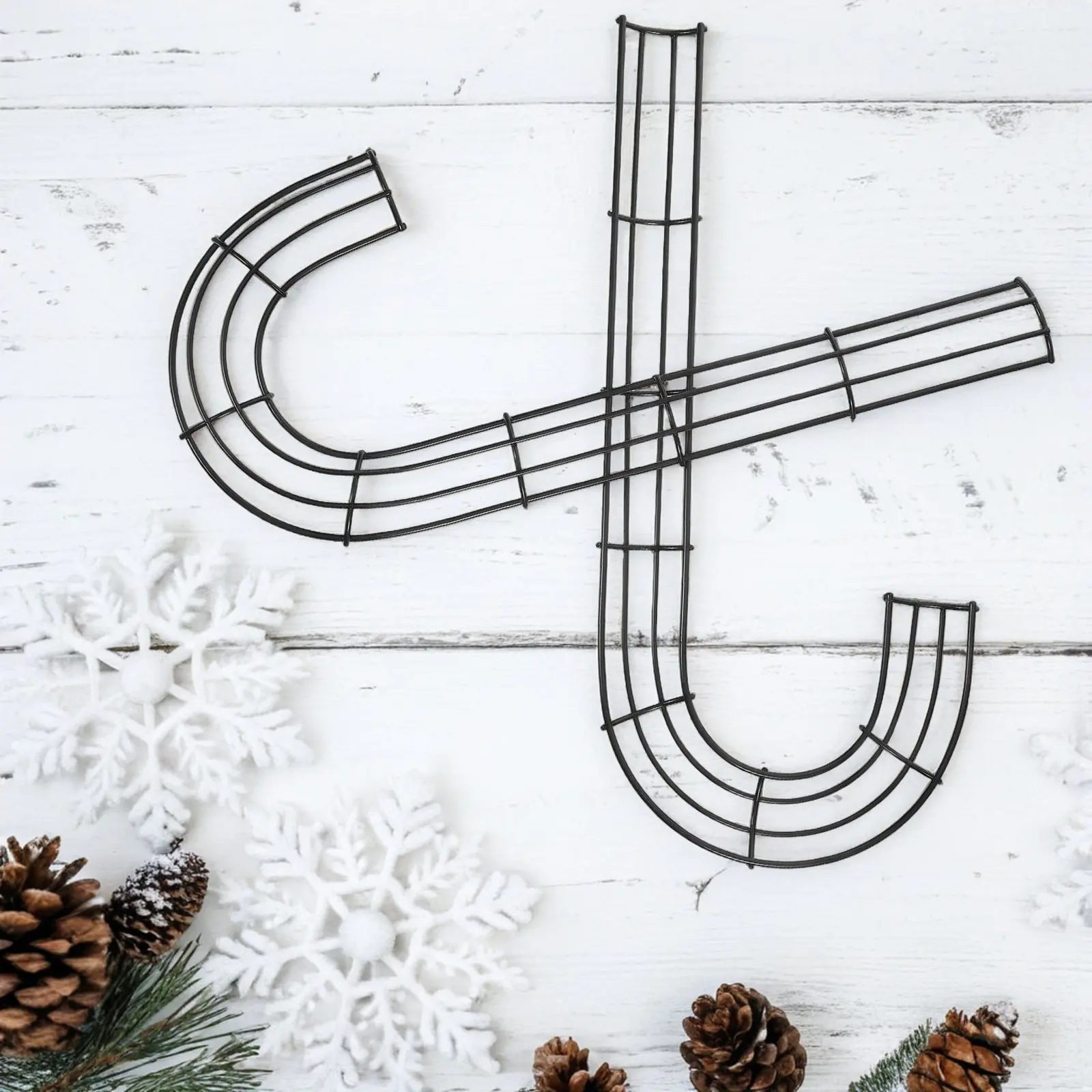 2Pcs Wire Wreath Frame Candy Cane Style Iron Floral Wreath Form J-Shaped Metal Ring for Holiday Crafts Xmas Door Wall Window
