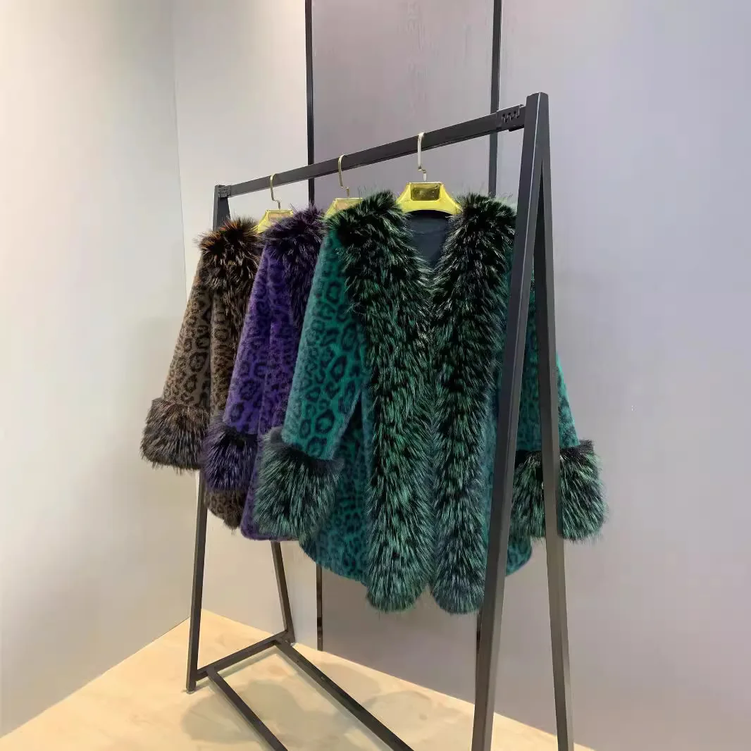 เสื้อคลุมขนเฟอร์เทียมพิมพ์ลายเสือดาวสุดหรูหรา แฟชั่นระดับไฮเอนด์ สไตล์เทพธิดา เสื้อแจ็คเก็ตขนปุยสำหรับฤดูหนาวสำหรับผู้หญิง