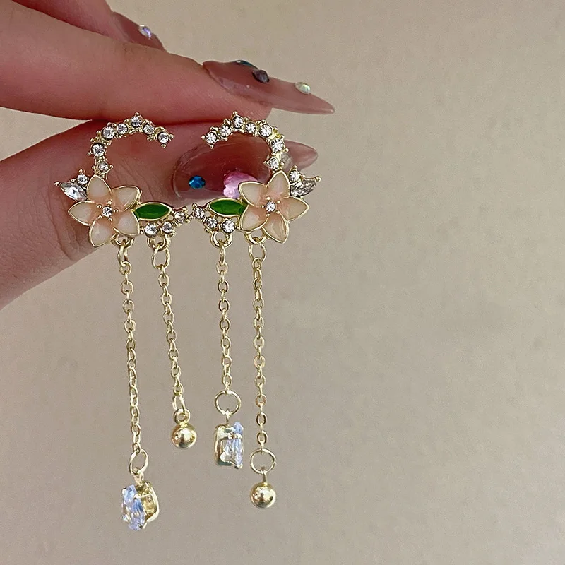 Koreańskie kolczyki sztyfty z motylkami dla kobiet Wykwintne kolczyki z perłami i cyrkoniami Słodka biżuteria imprezowa dla dziewczynki