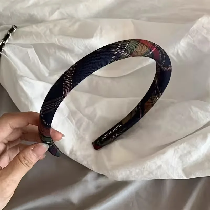 Damen-Haarbänder im schottischen Retro-Karo-Muster, Retro-Frisuren, Duttfrisuren, Haaraccessoires und Kleidung für den Alltag und formelle Anlässe – Detail 4