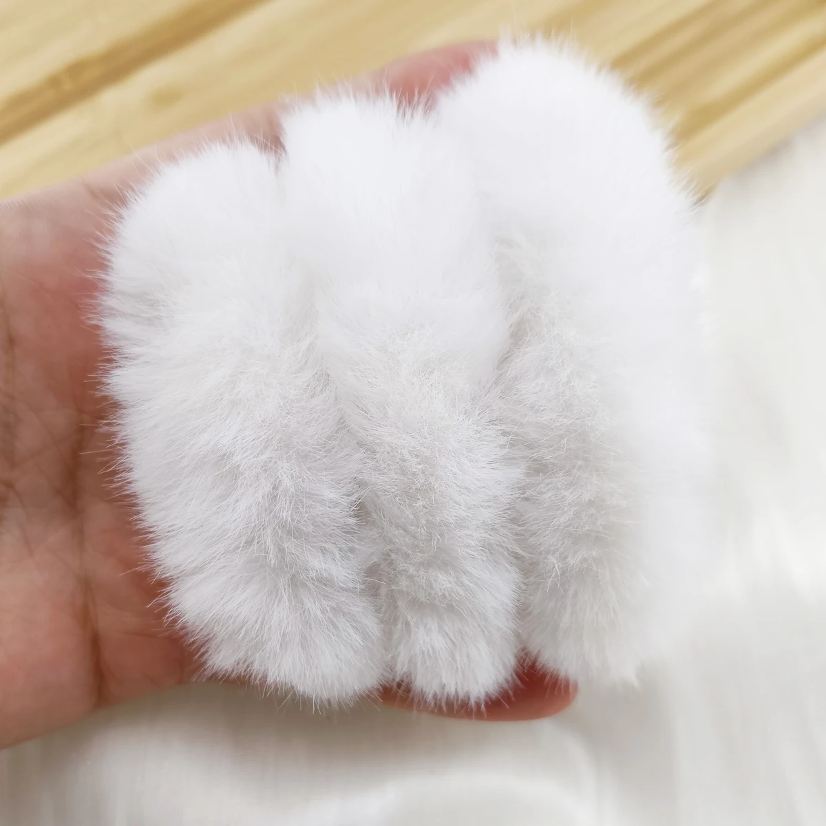 Winter White Rabbit Fur Hair Rope Cute Plush Hair Ties Scrunchies Fashion Girl Elastic Ponytail Holder Rubber Band Women Hair Ac — zdjęcie 4