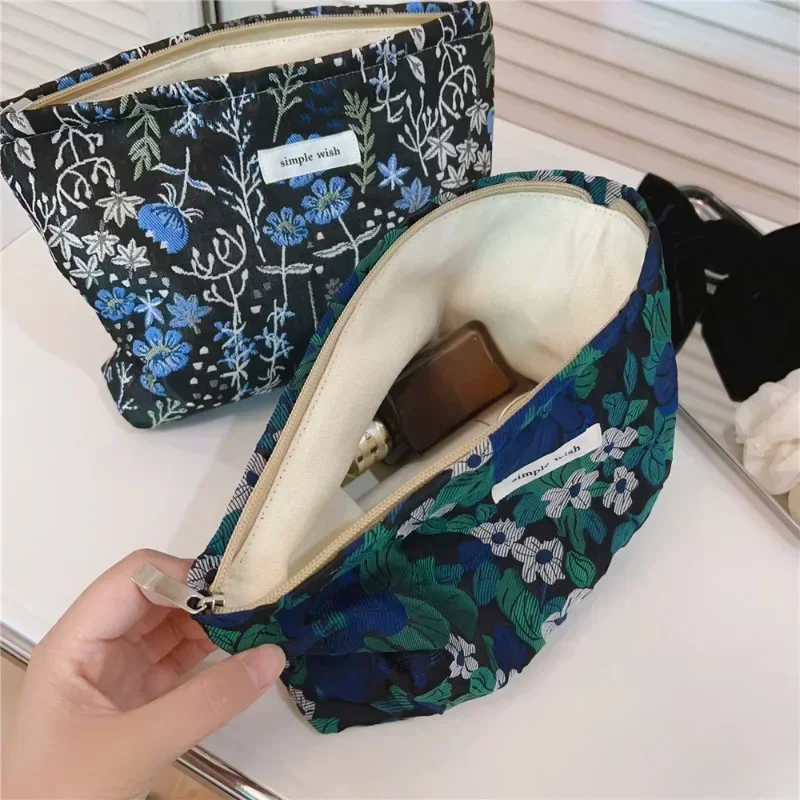 New Vintage Floral Clutch Cosmetic Bag Large Capacity Travel Organizer Toiletries Pouch Bags for Women Daily Makeup Bag Pouch