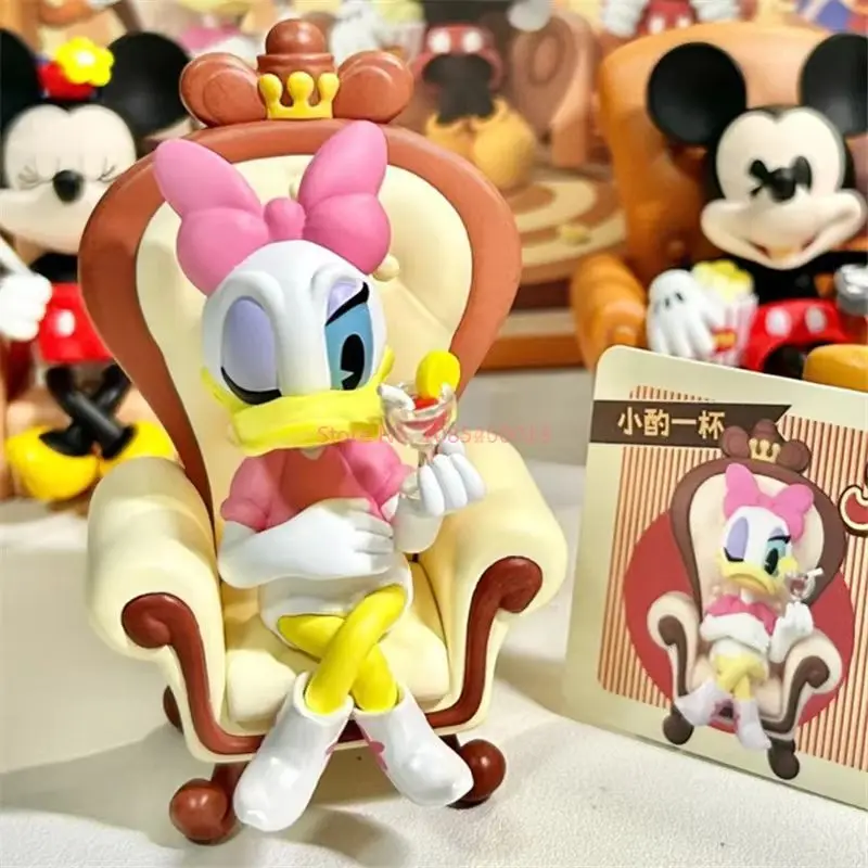 Disney mickey mouse e seus amigos reunidos para uma série de tempo alegre caixa cega anime figura pvc modelo coleção decoração brinquedos