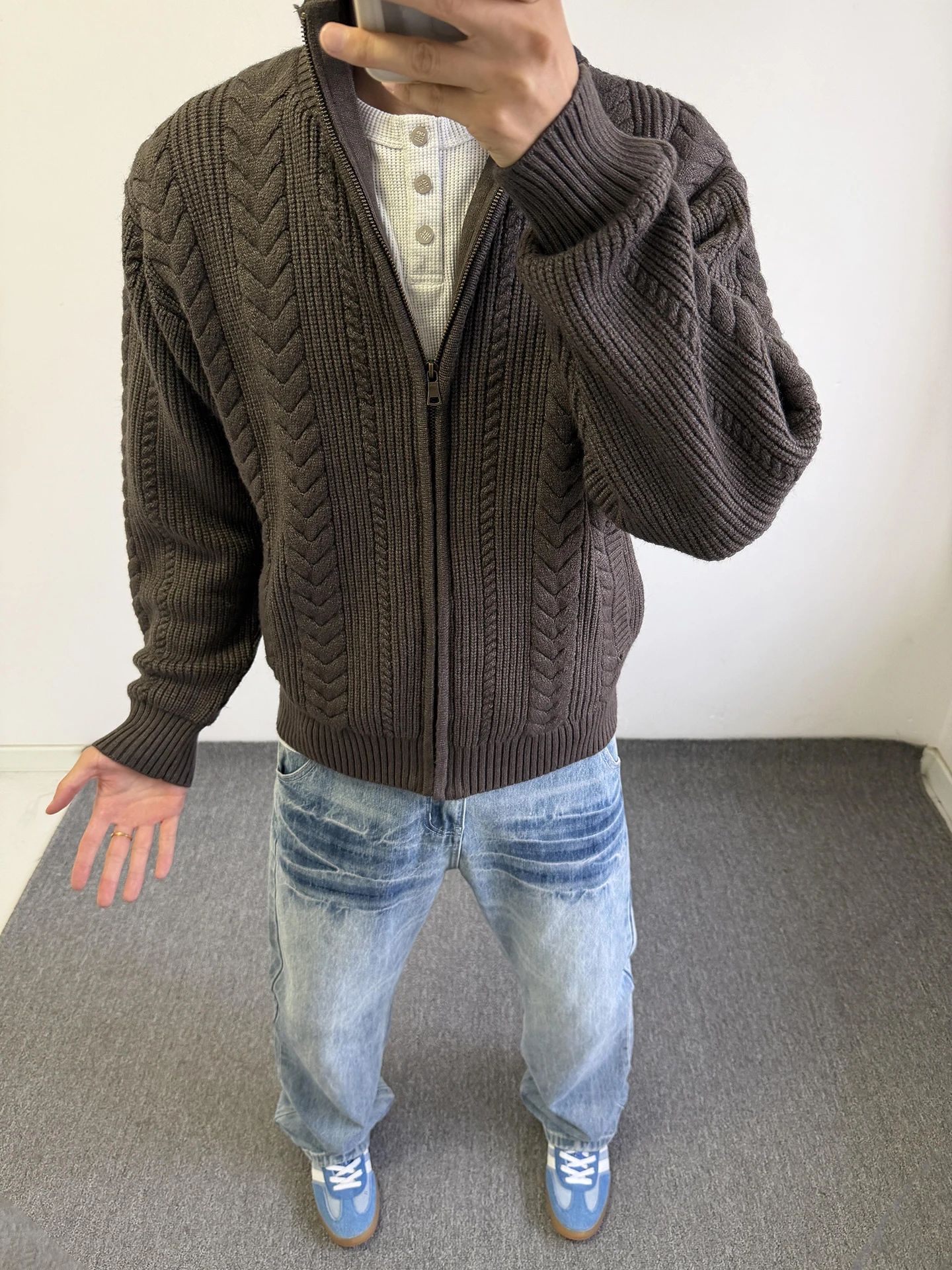 

Мужской кардиган Cé Brown Wheat Spike Blooming: осенне-зимний вязаный свитер в стиле Old Money с воротником-стойкой, верхняя одежда