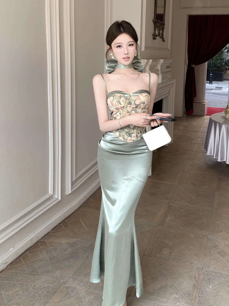 

Elegant Retro Sexy Sleeveless Embroidered Backless Halter Top Knot Fish Tail Silk Satin Skirt Set Women's Fashion