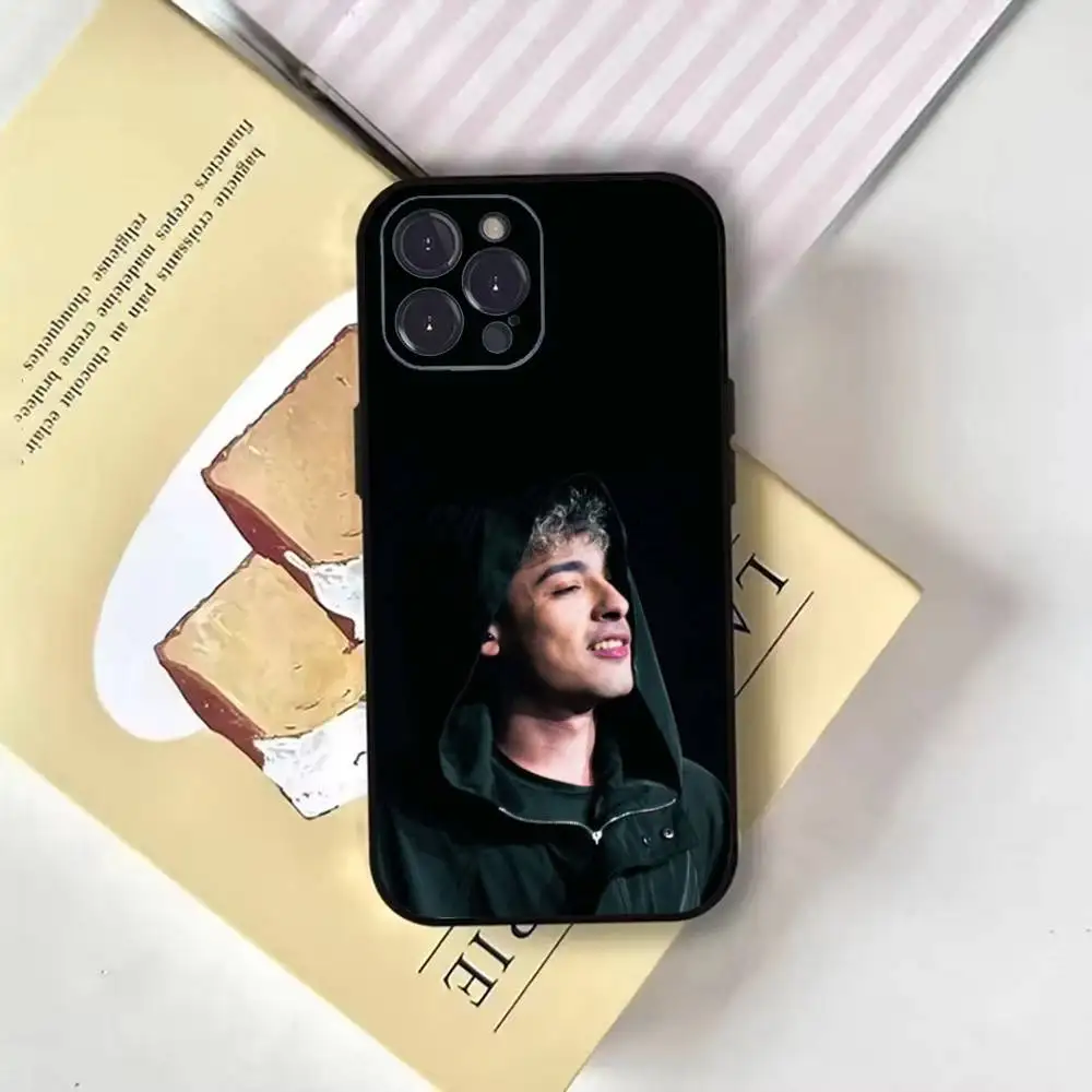 حافظة هاتف Trueno Rapper لهاتف iPhone17,16,15,14,13,12,11 Plus, Pro Max, غطاء أسود ناعم