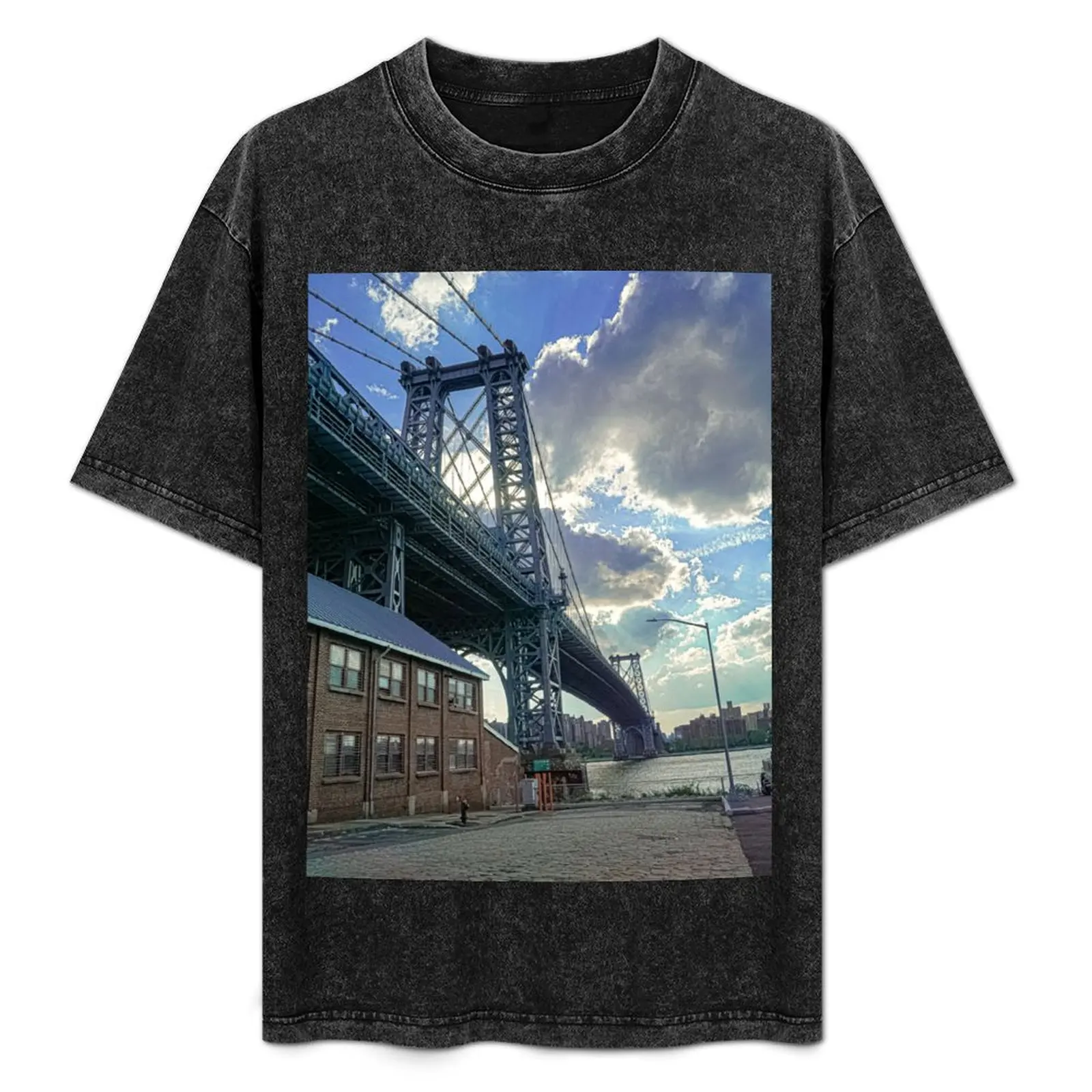

Williamsburg Bridge T-Shirt Plus Size Basic Short Sleeve Top