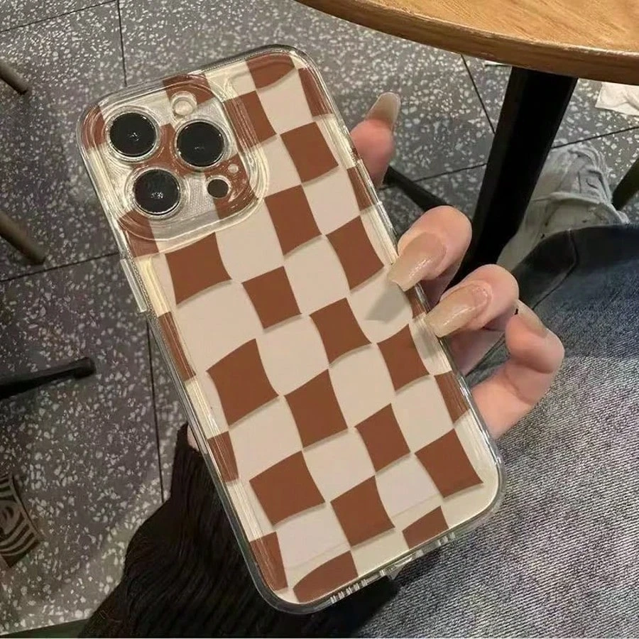 Czarno-białe etui na telefon w – Vivo Y28 recenzja i cena