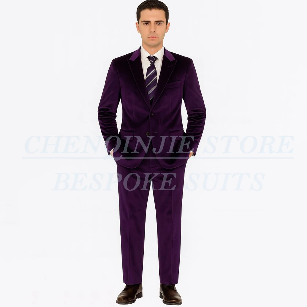 Setelan Pria Beludru Ungu Kustom Mode Kerah Puncak Kancing Sebaris Slim Fit Celana Jaket 2 Potong Pakaian Pria Elegan