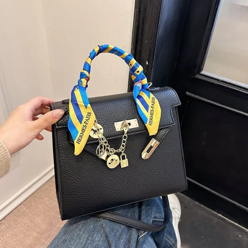 

Modern Day Women Bag Current Shoulder Bag For Ladies Present Time Handbag Purse Underarm For Today's Lifestyle