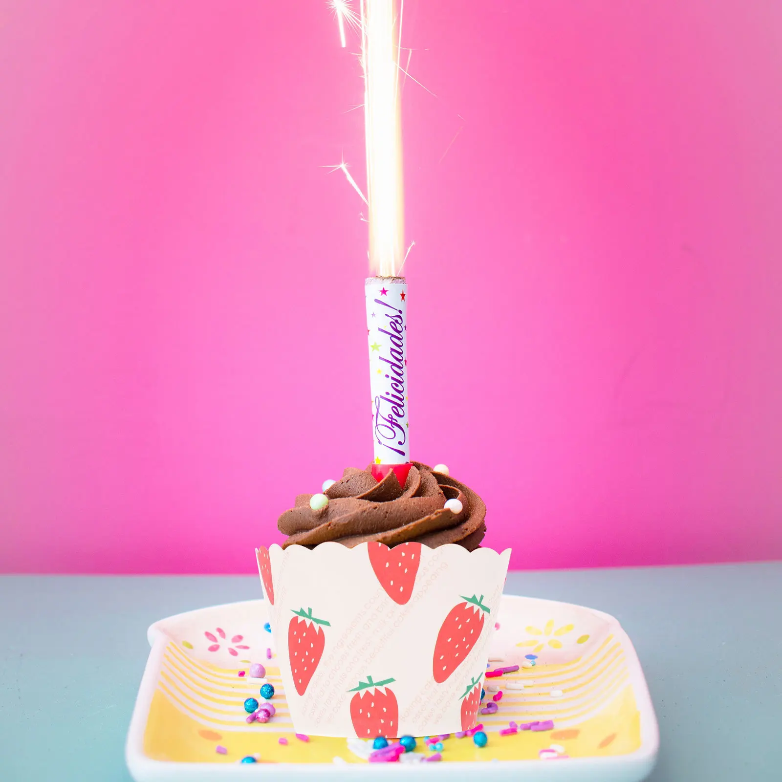 

50Pcs Paper Baking Cups Cupcake Muffin Liners Heat Resistant for Baking Cupcakes Muffins Small Cakes Parties Weddings