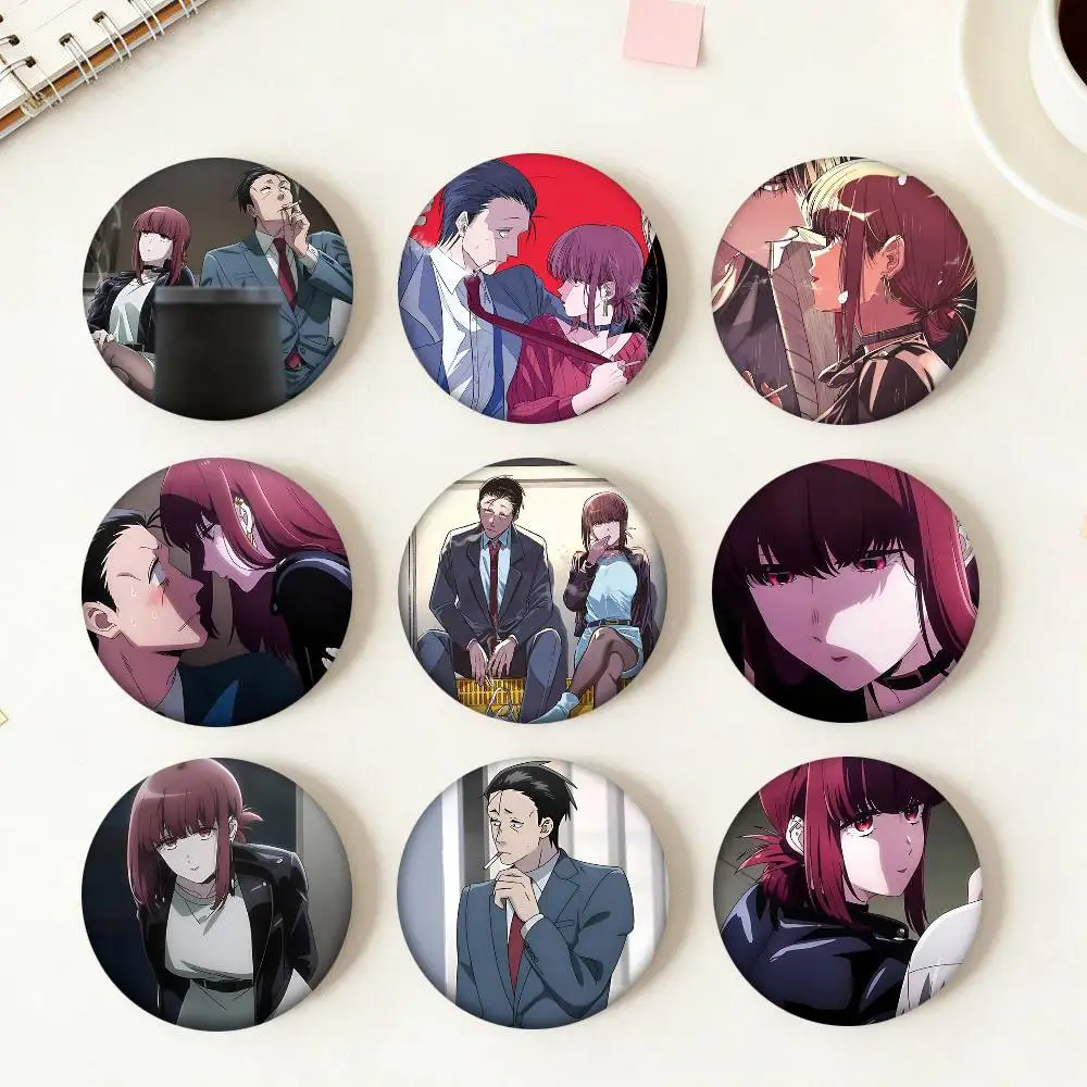Anime-Motiv: Rauchend hinter dem Supermarkt mit dir – Rundes Abzeichen, kreative Brosche, Kleidung, Rucksack-Accessoires, Reversnadel