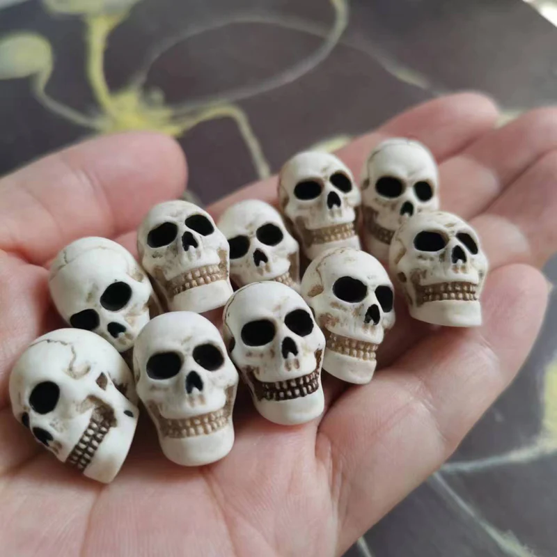 10 pcs Halloween skull head/doll house//miniatures/lovely cute/fairy garden gnome/moss terrarium decor/crafts/bonsai/figurine