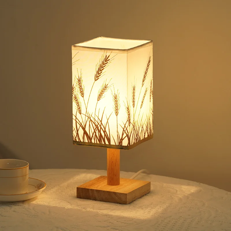 Branco quente Madeira Sólida Escurecimento Night Light, Nordic Table Lamp, Simples Personalidade Atmophere Tecido Retro, Bedroom Bedside Hotel