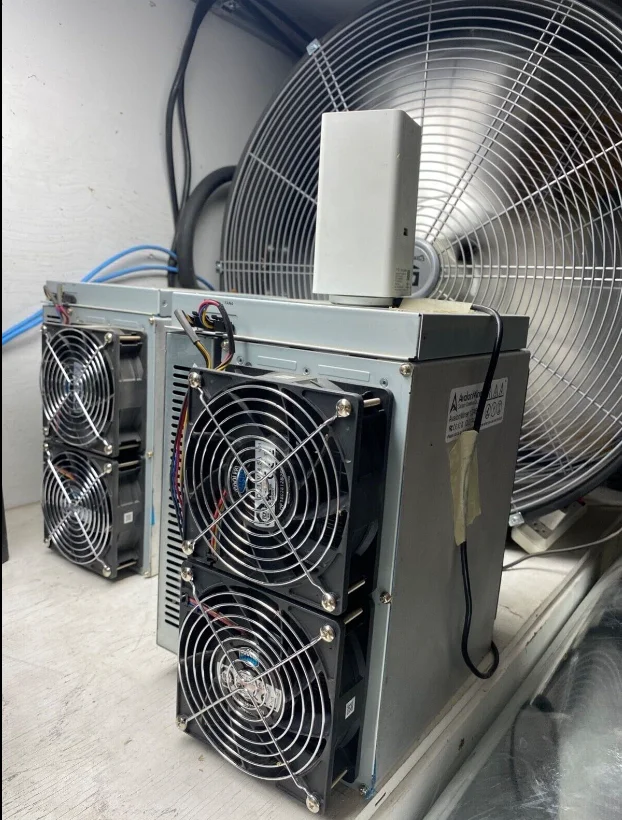 Asik 중고 Ebit E12 44T 암호화 채굴 장치 Asic Miner Bitcoin Miner is better than Antminer T17 42T series