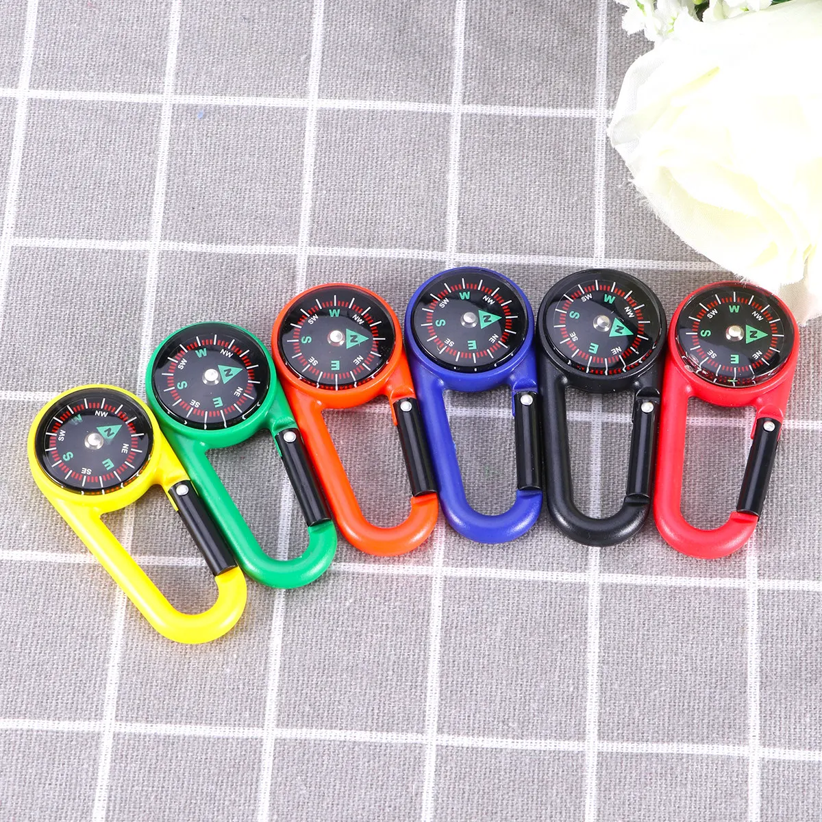 12Pcs Compass Carabiner Clip Plastic Keyring for Hiking Climbing Backpack Travel Fishing Outdoor Navigation Tool Random Color