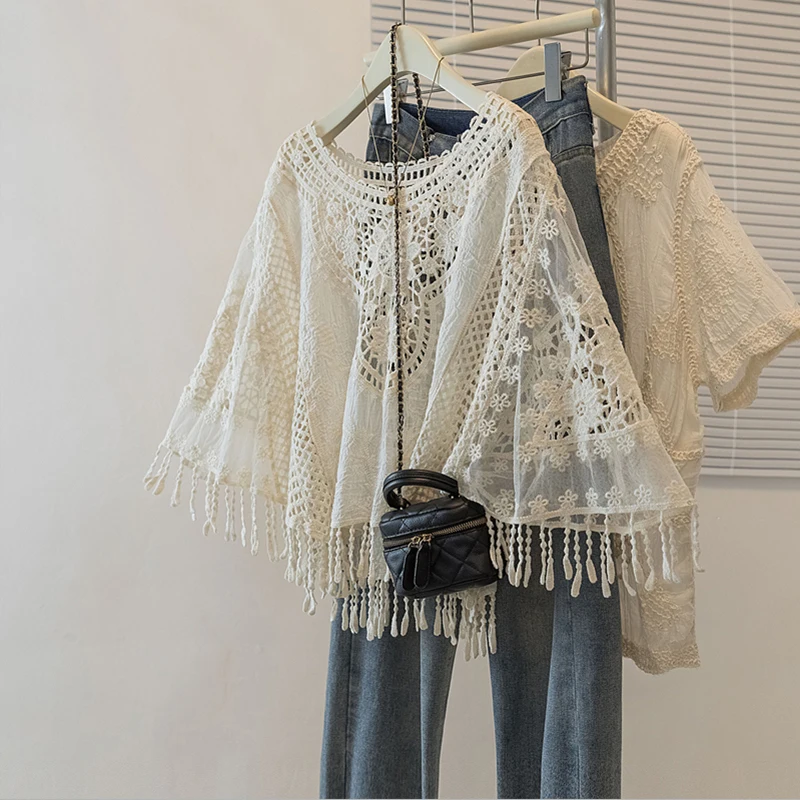 

Вязаный топ для женщин с праздничным дизайном, рукавами «летучая мышь», кружевными вставками, ажурной отделкой, летняя накидка с бахромой для защиты от солнца