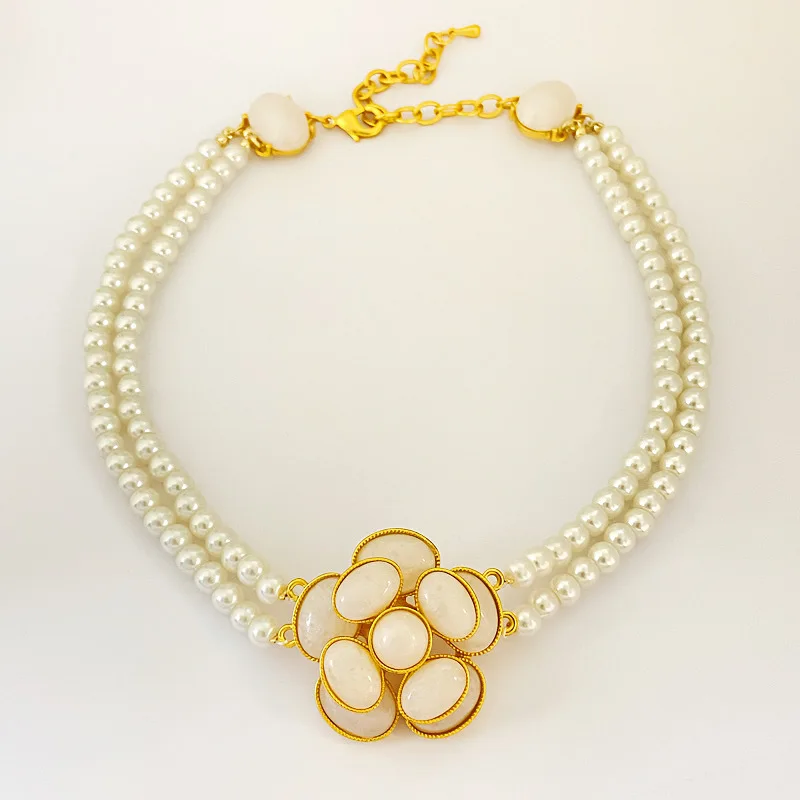 

Новый дизайнерский драгоценный камень цветок кулон женское ожерелье ретро сладкий романтический жемчуг из бисера веревка цветок вечерние женское ожерелье