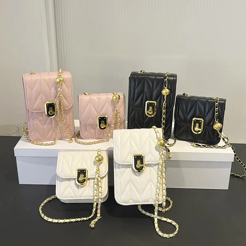 

Small Golden Globe Transfer Pearl Zero Wallet 2023 Summer Cross border New Chain Small Square Bag Internet Red Bounce Mobile Bag