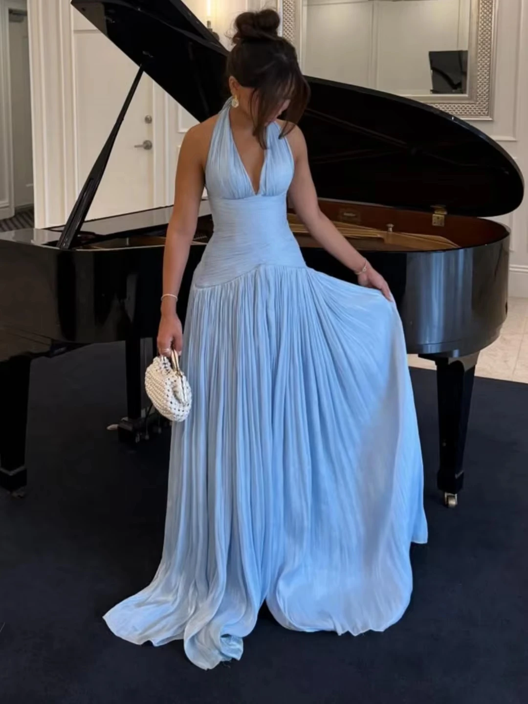 Customized Sky Blue Prom Dresses Halter Neck Pleated Evening Dresses Floor Length Sleeveless Wedding Party Dresses Saudi Arabia