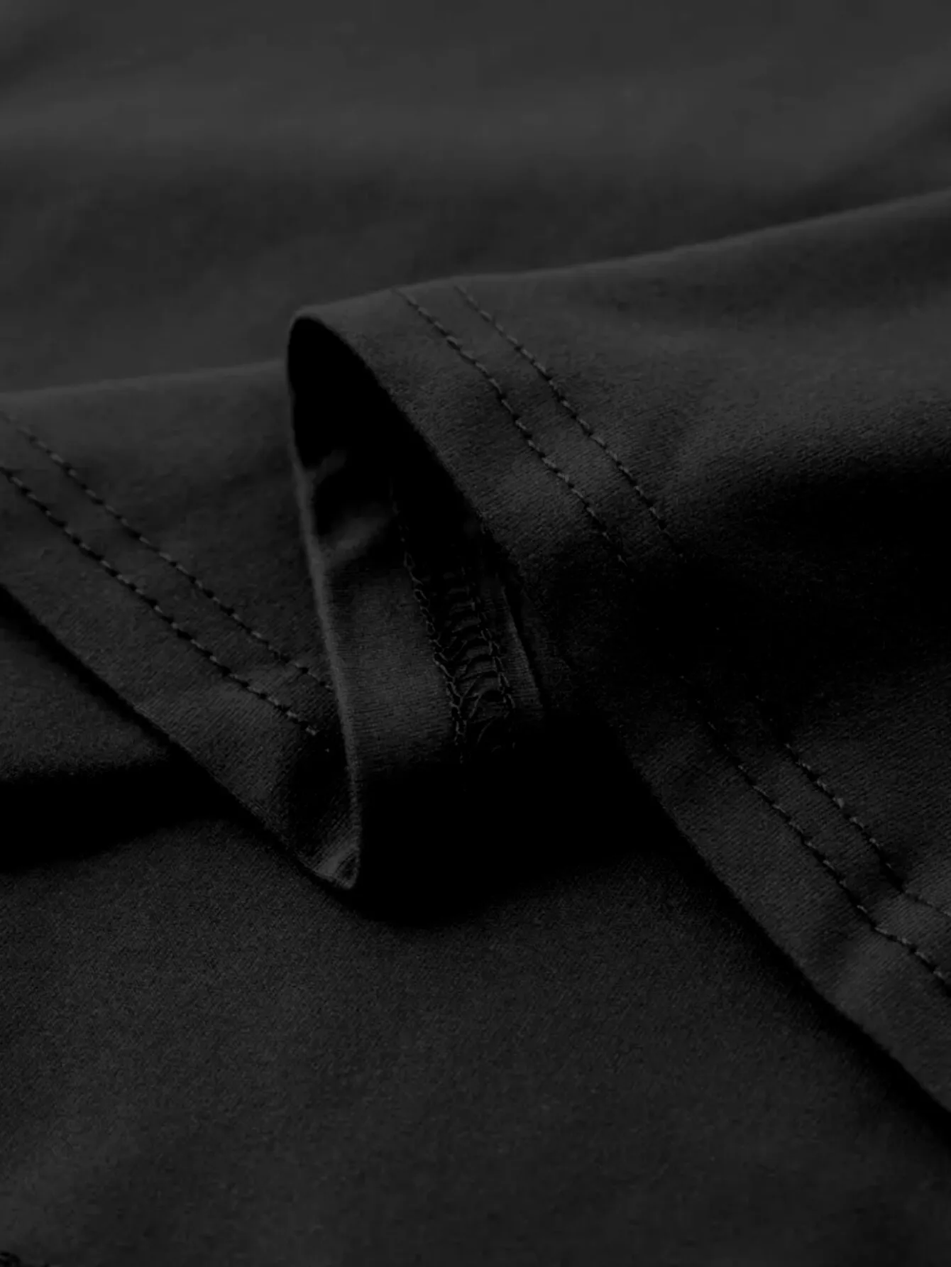 تي شيرت نسائي كاجوال بأكمام قصيرة - طباعة جرافيك الحوت الأسود مع شفاه بألوان مائية ورموز زودياك، رقبة دائرية مريحة