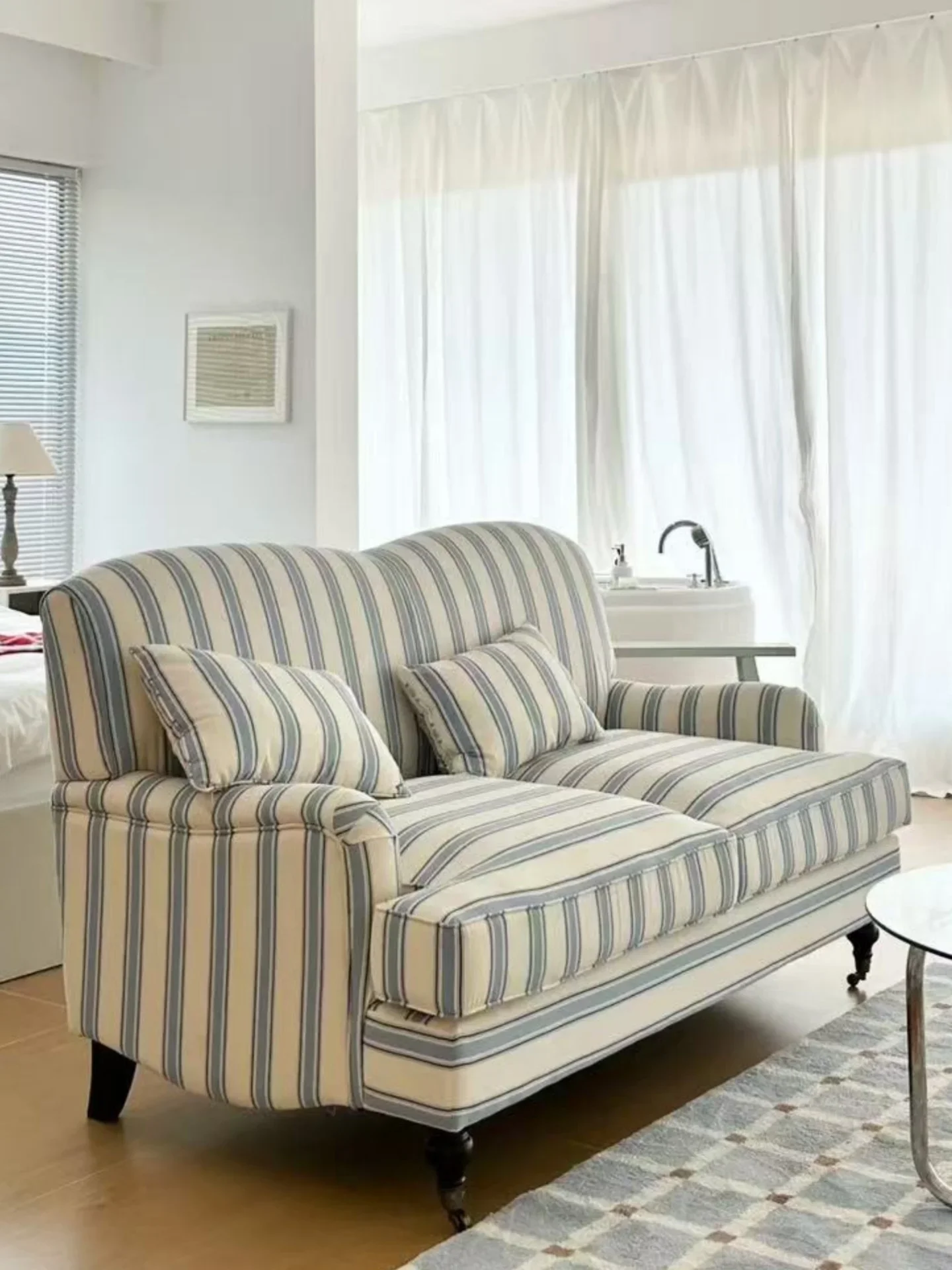 French retro style fabric sofa B & B photography small apartment living room pastoral designer single double three-person sofa