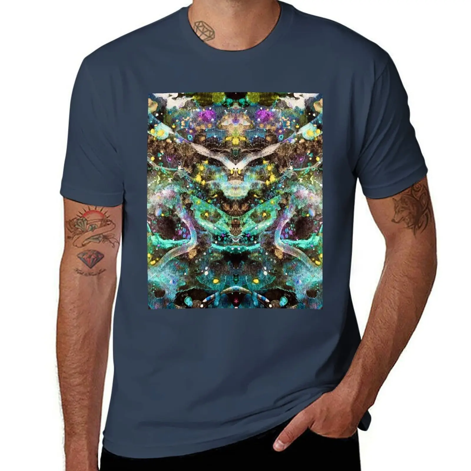

Queen Sh!t Moth T-Shirt mens graphic t shirts t shirt man luxury T-Shirt