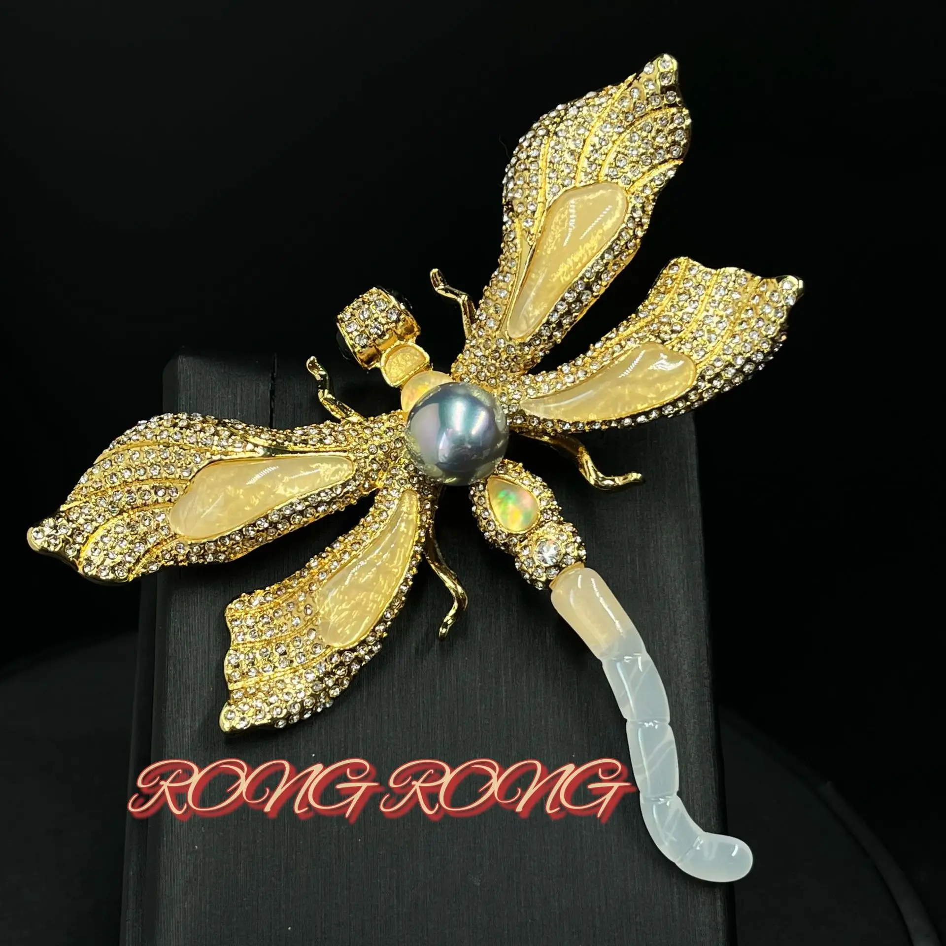 

Vintage Gold Dragonfly Light Luxury Brooch, Heavy Diamond Inlaid Brooch Accessories