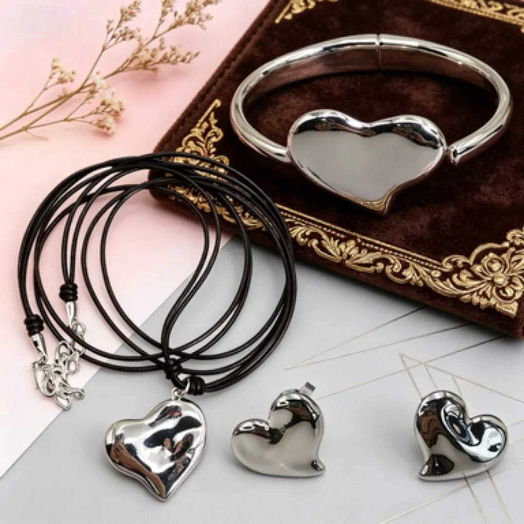 2026 Autumn Cute High Beauty Gold and Silver Heart Shaped Earrings Necklace, Jewelry Three Piece Set Anniversary Gift
