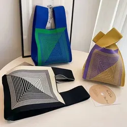 Borsa da polso in maglia fatta a mano da donna Mini borsa da polso con nodo Borsa da spesa riutilizzabile per studenti a righe larghe di colore casual femminile