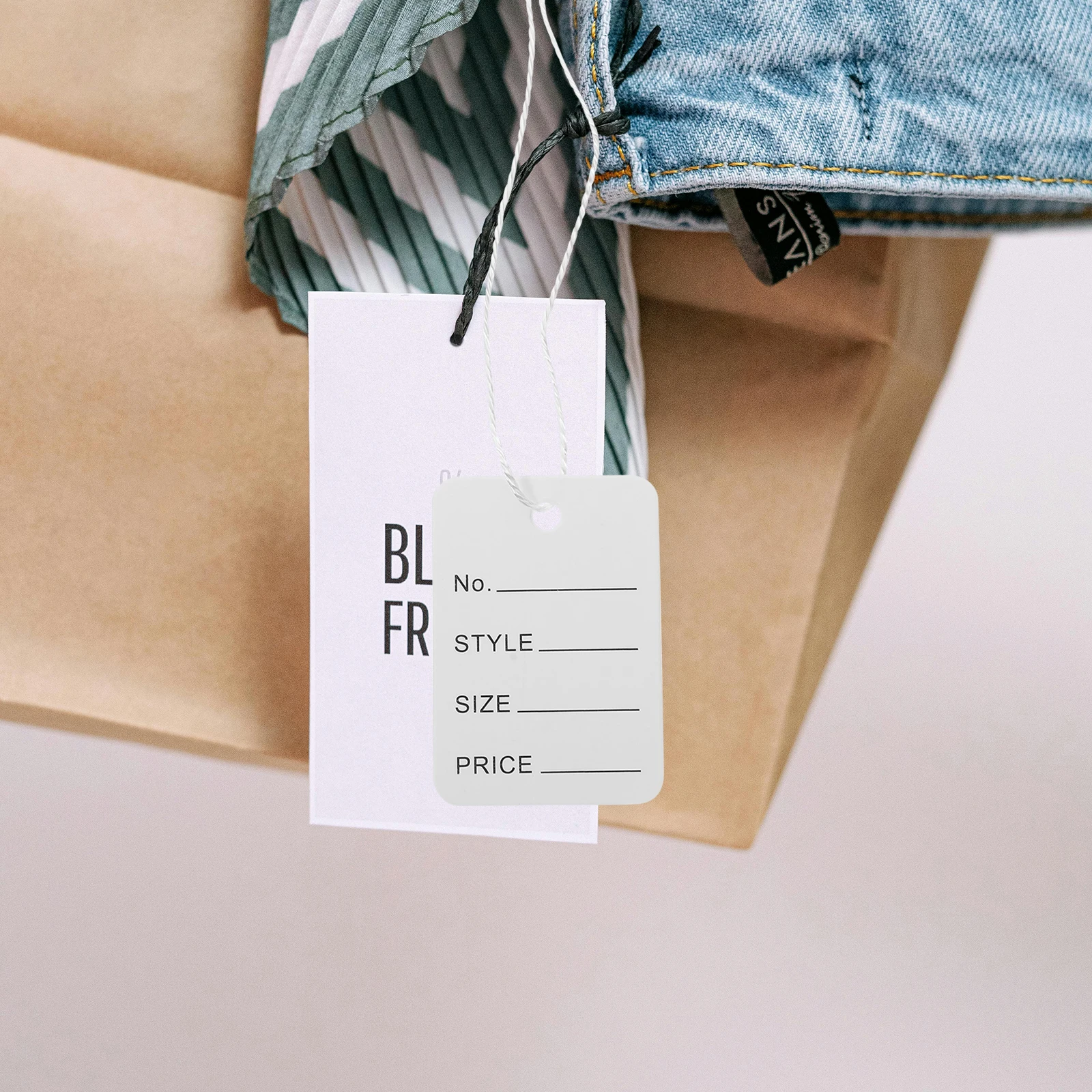 2000Pcs Label Harga Hang Tag Tali Putih Pengunci Otomatis Serbaguna untuk Pakaian Perhiasan Label Ritel Plastik Tag Loops