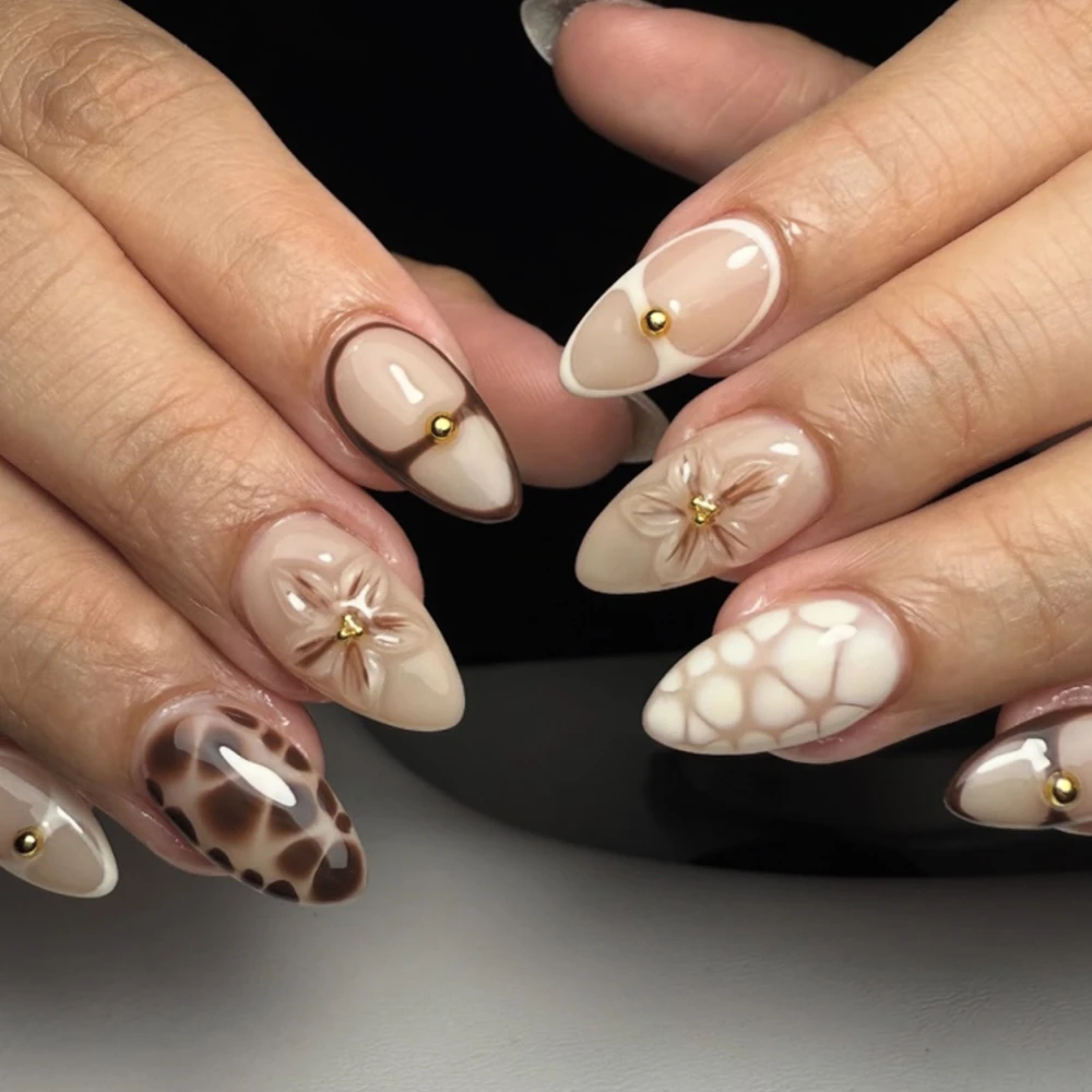 フレンチハロー染色花びらアーモンドネイルアート秋冬ファッション付け爪取り外し可能完成済み付け爪プレスオンネイル