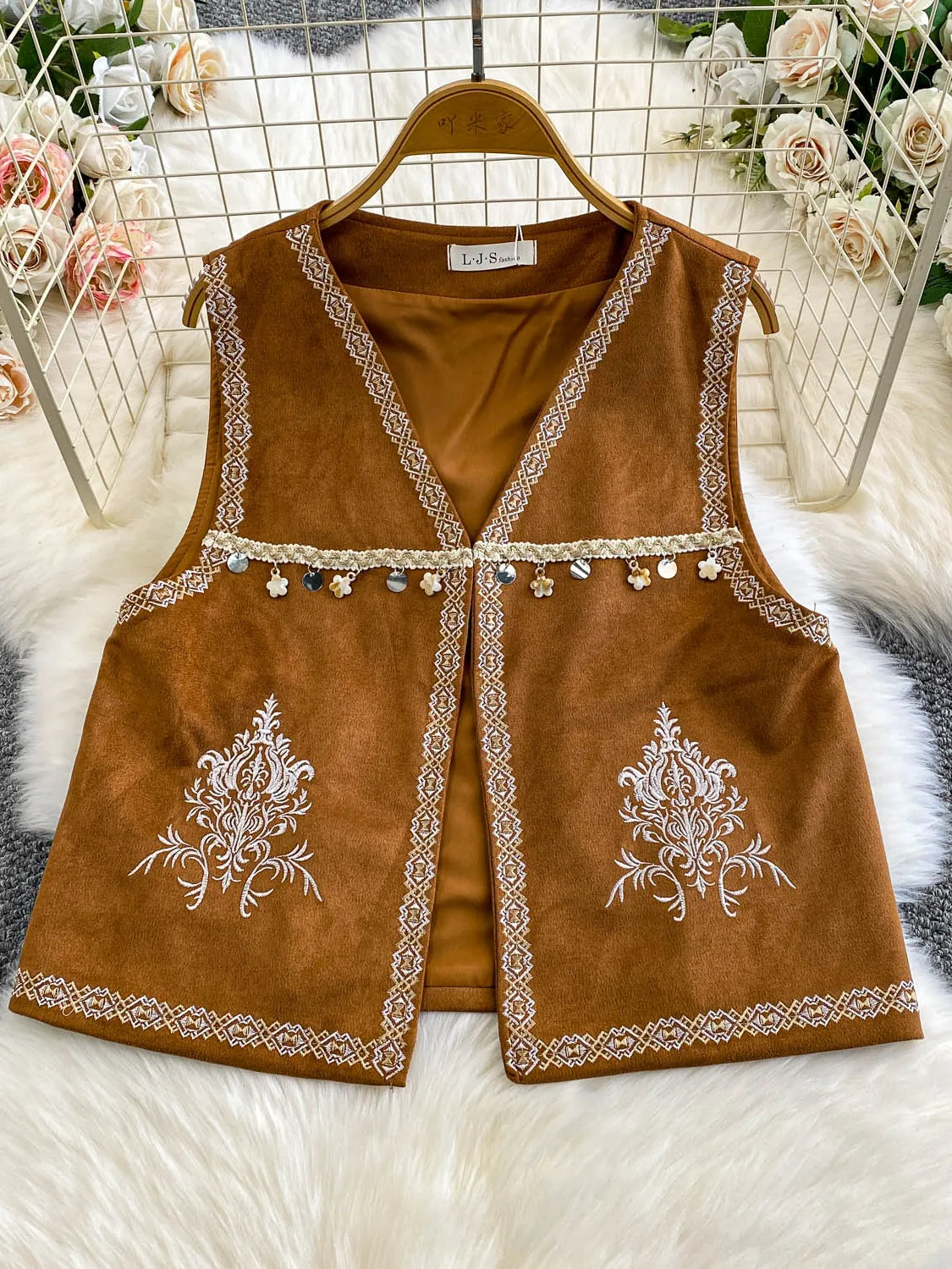 

Retro Heavy Embroidery Fringe V-Ne Svel Vest Women's Summer Deer Skin Velvet Trendy Top Commute Sle Floral Pattern