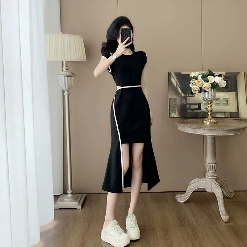 

2026 Spring Color-Blocked Hem Dress With Hollowed-Out Waist And Abdomen, Bodycon Skirt, Waist-Cinching, Slit, Elegant Long Dress