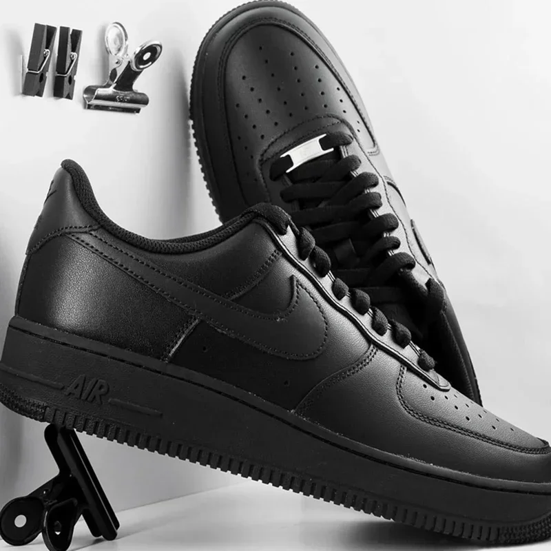 Original nike força aérea 1 baixo \'07 preto sapatos de skate para homem mulher clássicos todos pretos tênis casuais af1 formadores esportivos