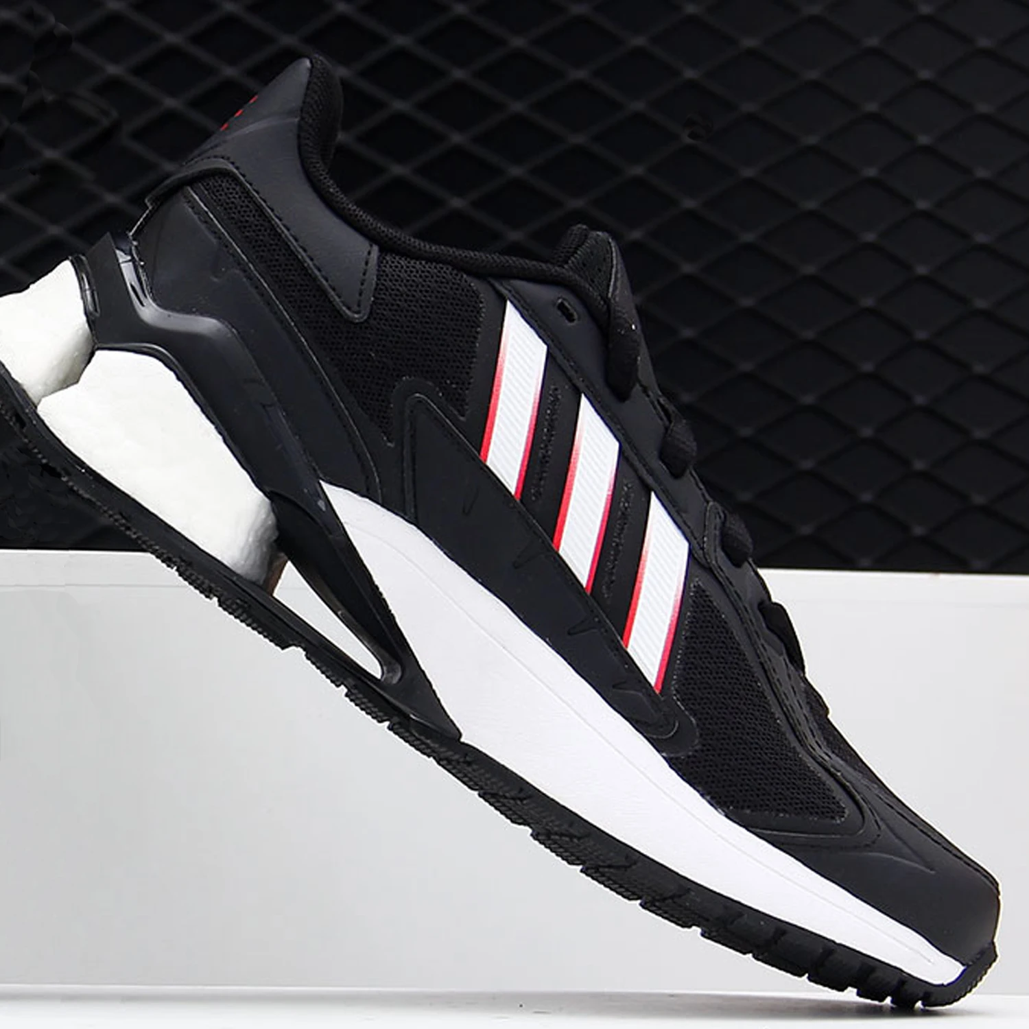 Immagine 5: Scarpe da corsa sportive durevoli e traspiranti unisex Adidas A3 BOOST FZ3549