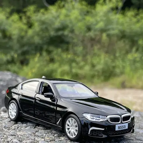 1:36 BMW M5 M550i F90 Bilmodell M2 M4 Legeringsbilmodell Gjuten Metall Leksaksfordon Bilmodell Simuleringssamling Barnleksak Present 8 best sales M5 pressgjuten - №2