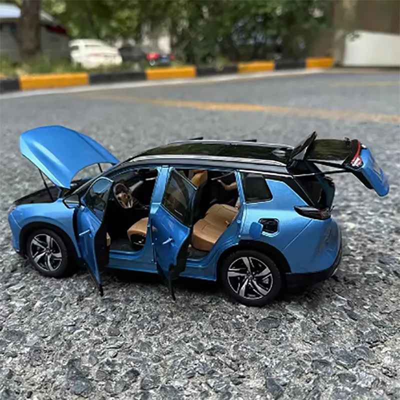 Original 1:18 W6 new energy electric vehicle alloy simulation car model gift