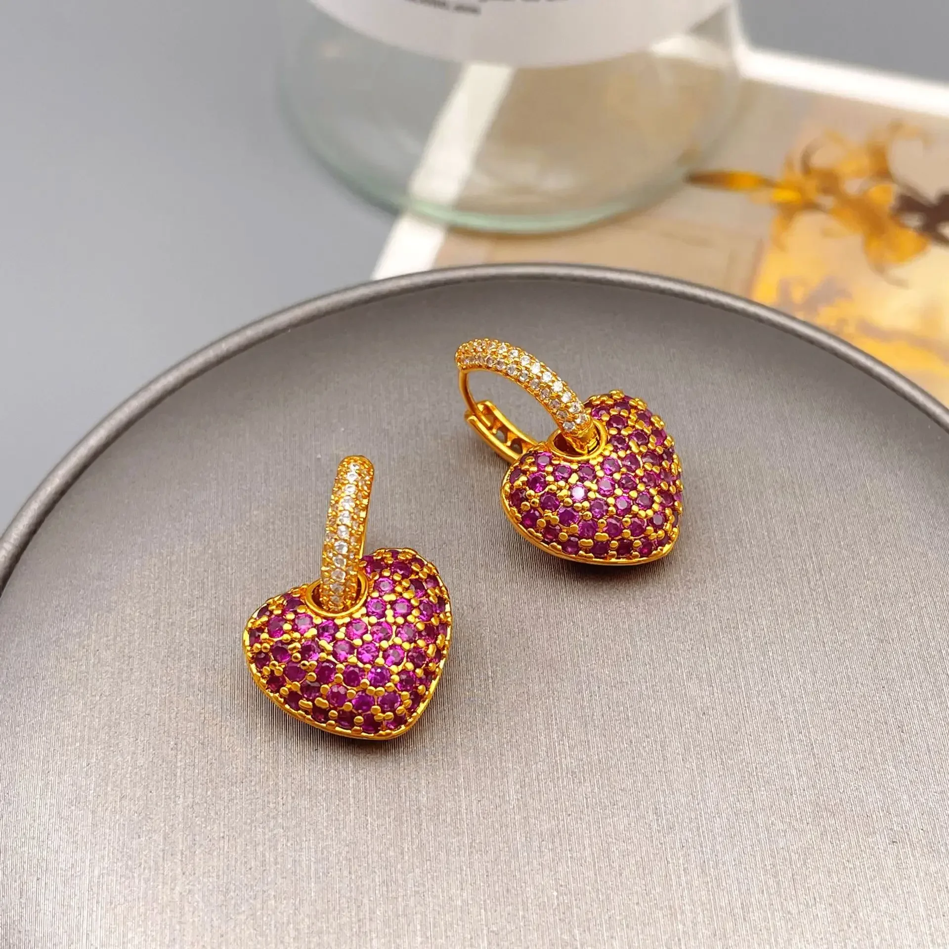 

Retro micro-inlaid zircon red love high-end light luxury earrings