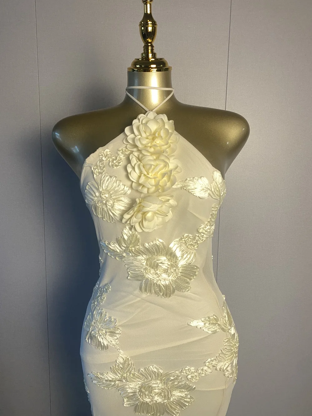 جديد إمرأة مثير الرسن ثلاثية الأبعاد الزهور شبكة فستان أبيض حليبي 2025 أنيقة مساء نادي فاخر فساتين حفلات أعياد الميلاد