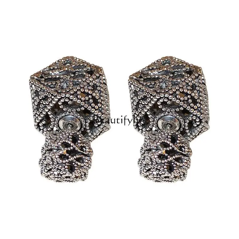 

Flower Cutout Earrings One Style for Dual-Wear Temperament Entry Lux High-Grade Earrings