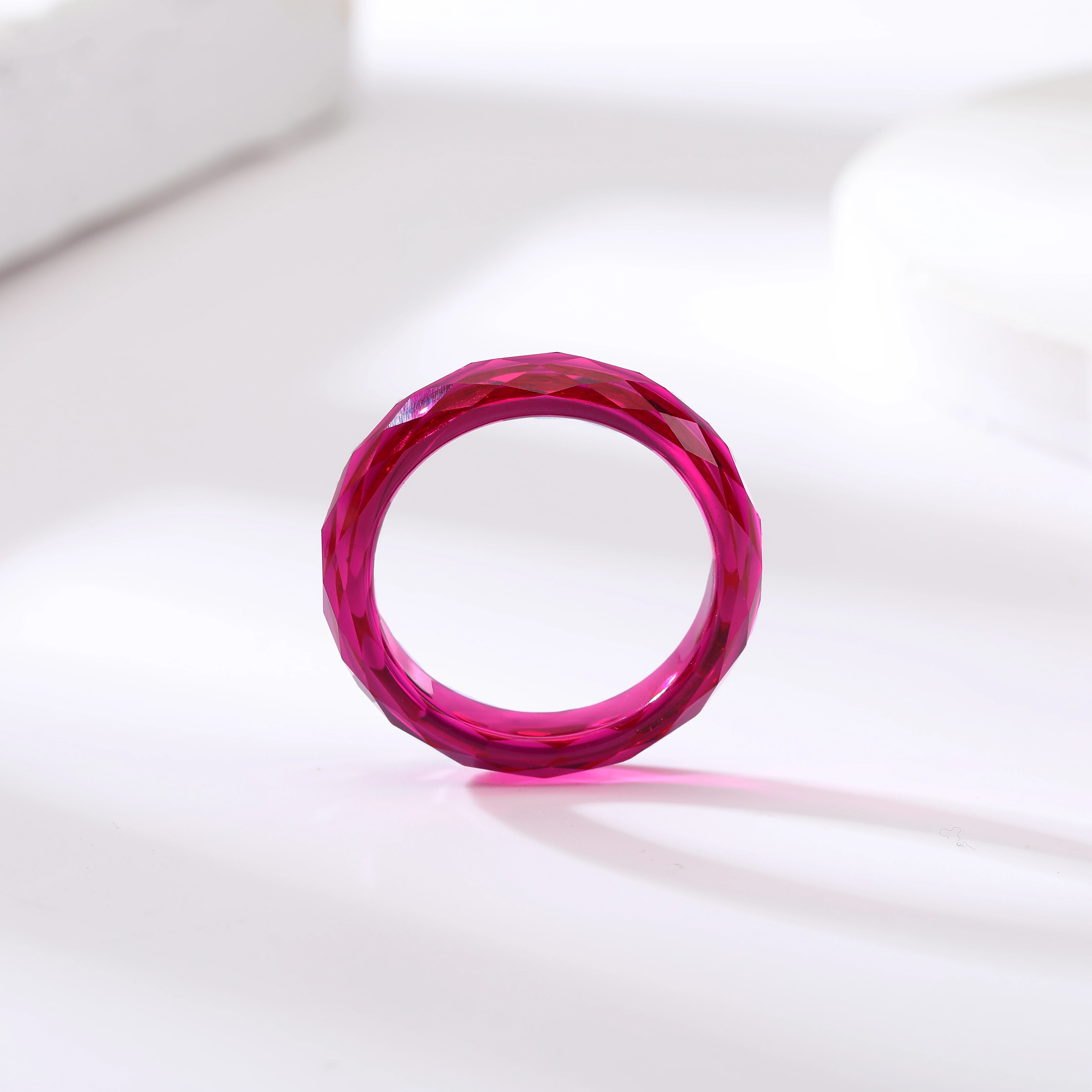 Eme jewe Lab Grown Ruby Ring Lab Grown Sapphire Ring مناسبة للارتداء اليومي.