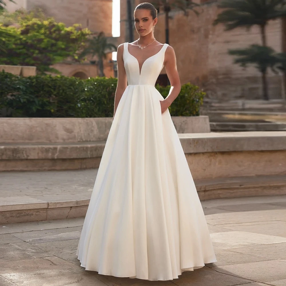 Simple Satin Wedding Dresses V i Neck Pleated A i Line Backless Beach Bride Prom Party Gown Elegant Bridal Gowns for Women Customize