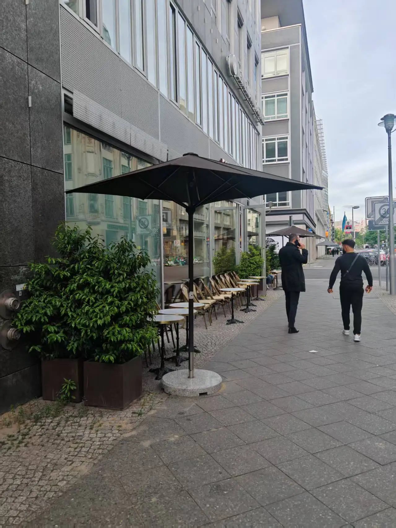 

Зонт-парасоль с центральной стойкой, роскошный, с алюминиевым каркасом, прочный и портативный, для мероприятий на открытом воздухе, с возможностью индивидуального заказа