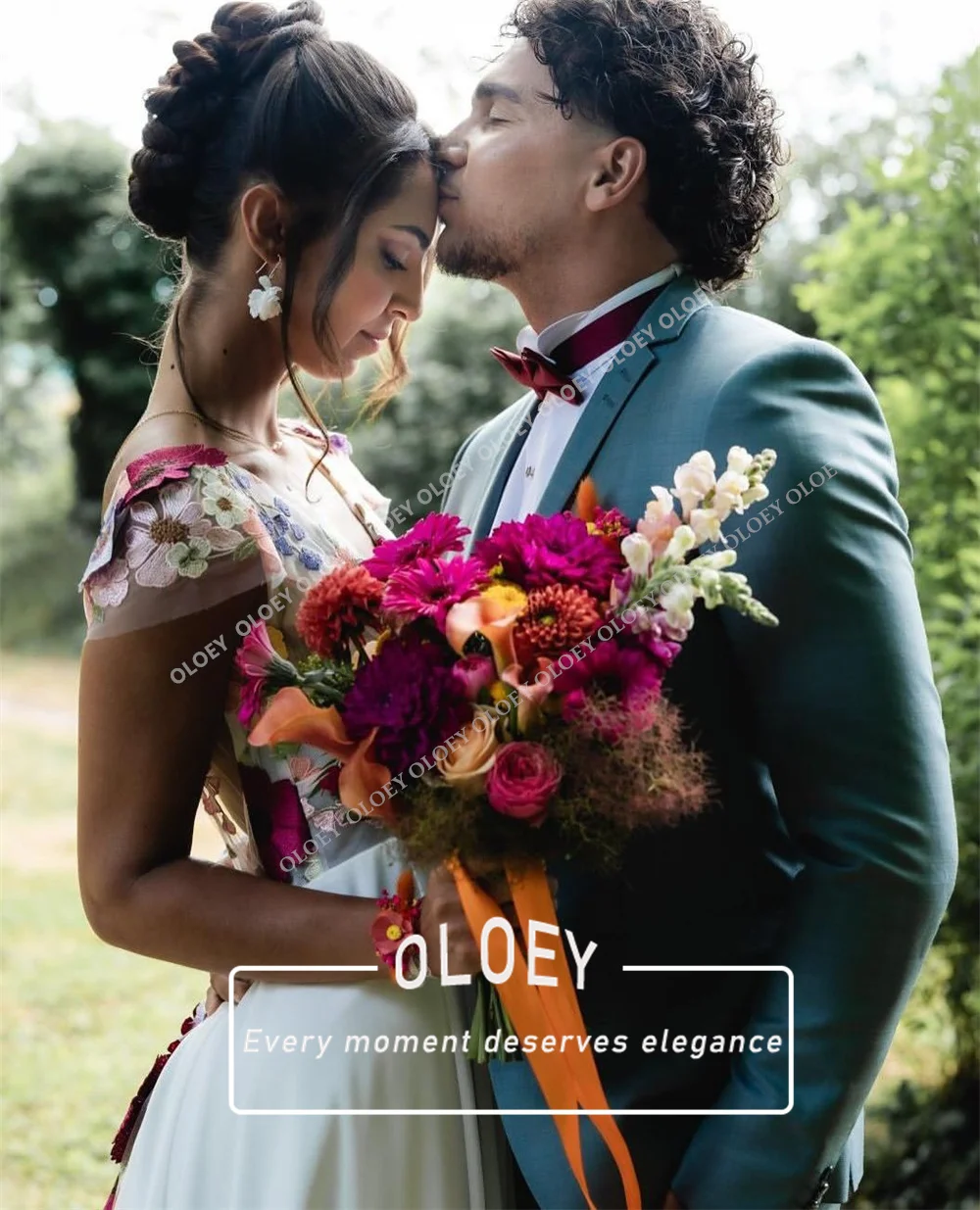 OLOEY Colorful 3D Flowers Floral Wedding Dress Women Backless Cap Sleeves V Neck A Line Embroidered Bridal Gowns Customized