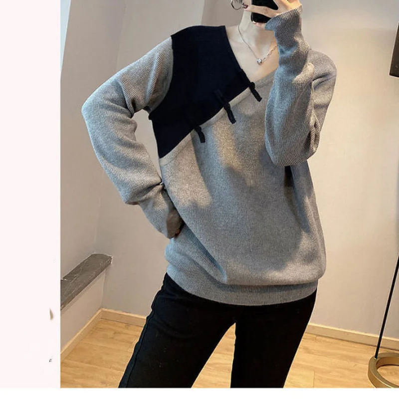 2023 New Spring and Autumn Fashion Celebrity Vintage V-neck Button Knitted Bottom Shirt Temperament Commuter Women's Sweater