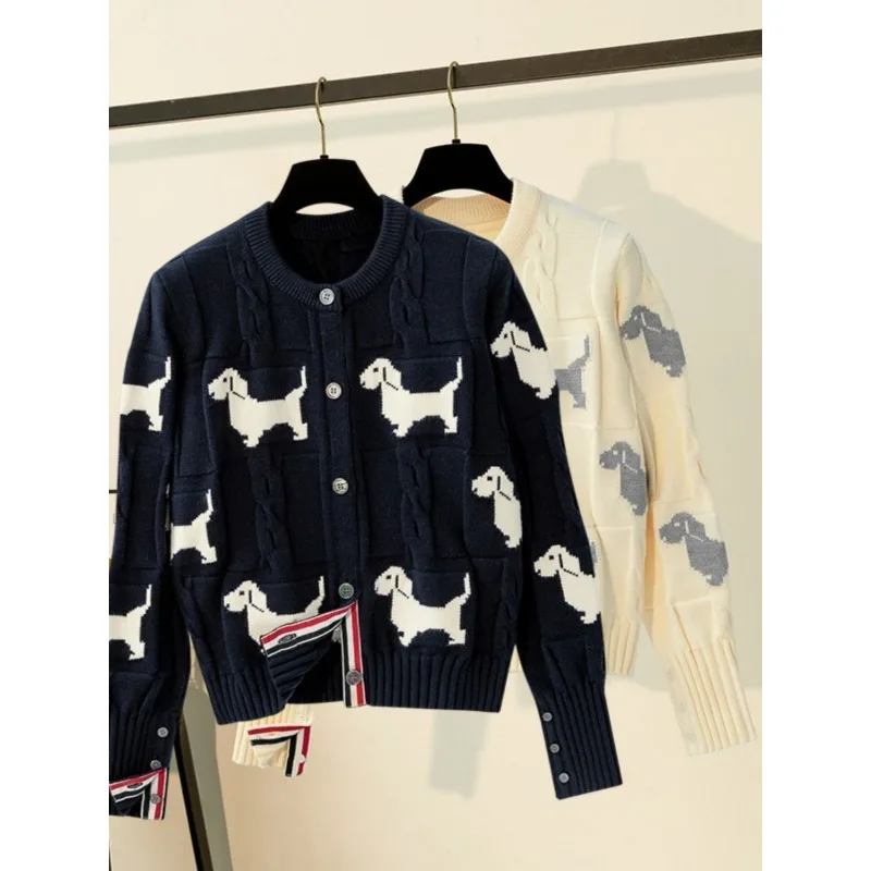 Autumn and winter thick high-quality round neck knitting cardigan puppy jacquard versatile Fried Dough Twists short sweater coat