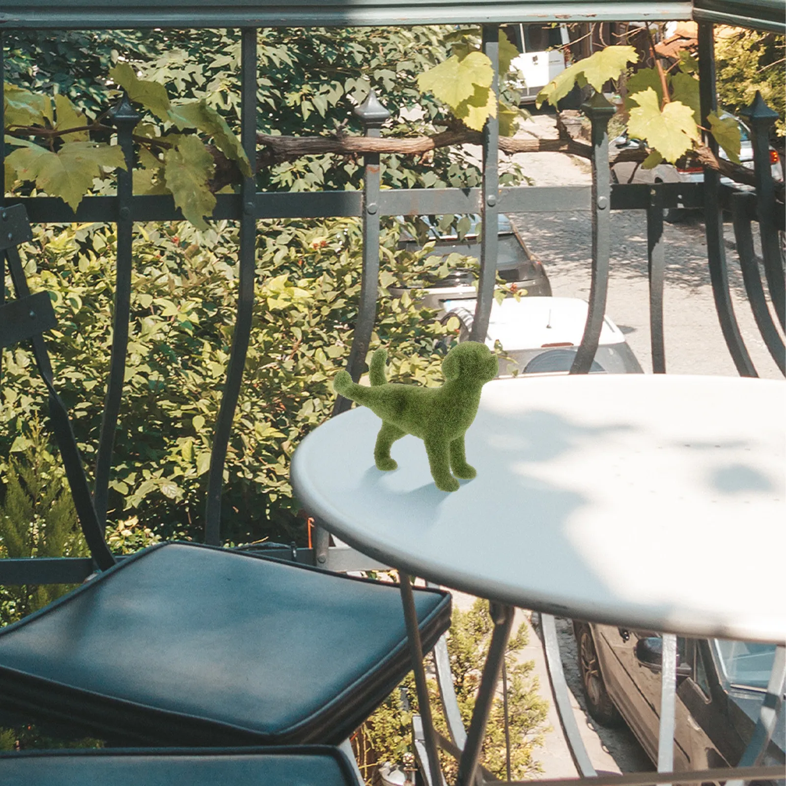 

Реалистичная зеленая садовая статуя собаки с эффектом снега, уличный декор в европейском стиле для балкона, газона, двора, декоративная скульптура